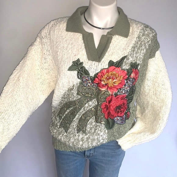 g a r d e n :: Vintage Slouchy Granny Floral Appliqué Knit...
